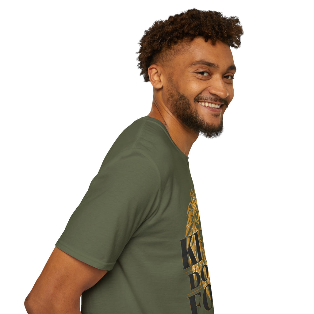 Kings Don't Fold T‑Shirt — Gold Lion Crown Graphic Tee