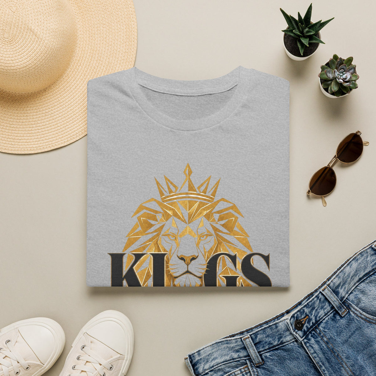 Kings Don't Fold T‑Shirt — Gold Lion Crown Graphic Tee